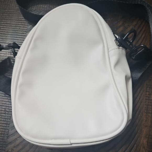 White Ghost Design Crossbody Purse - Picture 3 of 4